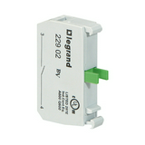Érintkezőblokk vezérlőkészülékhez előlapra 1-z 3A/AC15/230V csavaros Osmoz L22 LEGRAND