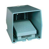 Lábkapcsoló 1-ny 1-z 3A/AC15/230V BE vagy KI-parancs 1-fokozat fém kék Harmony XPE-M Schneider