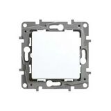 Niloé N106 nyomó betét közp. fedéllel 1- nyomógomb 1z-1ny fehér IP44 süllyesztett dmax. LEGRAND