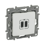 Niloé USB töltőaljzat C+C 3000mA/ 5V süllyesztett fehér IP40 LEGRAND
