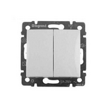 Valena N106+6 nyomó betét közp. fedéllel 2- billentyűs 2v fehér IP31 süllyesztett dmax. LEGRAND