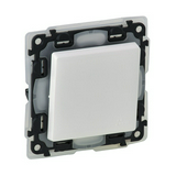 ValenaLife N106 nyomó betét közp. fedéllel 1- billentyűs 1v fehér IP44 süllyesztett dmax. LEGRAND